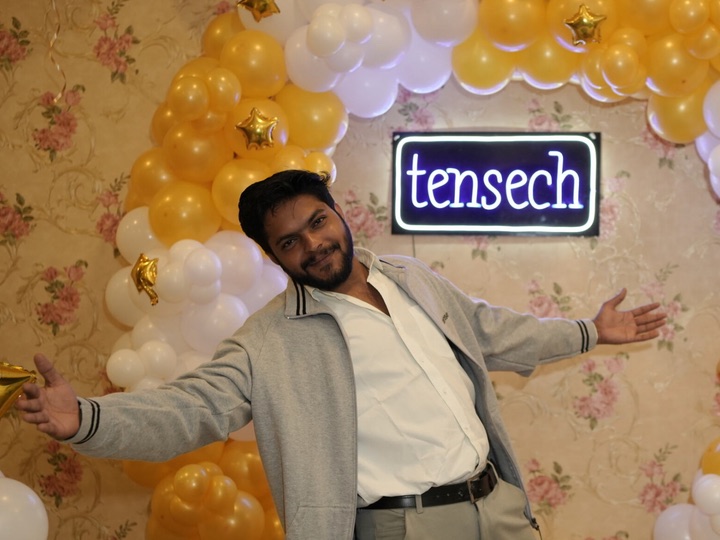 Aakarshit Giri